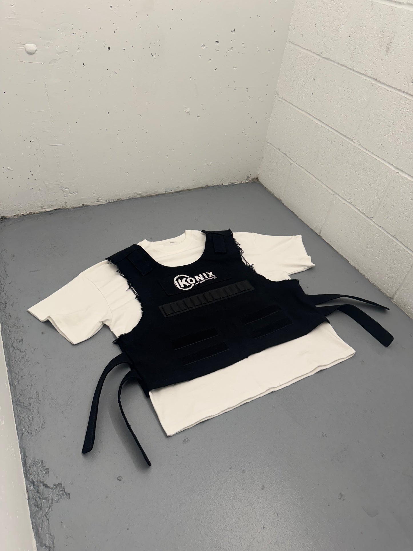 (NEW 2025) Tactical Vest Tee (white)